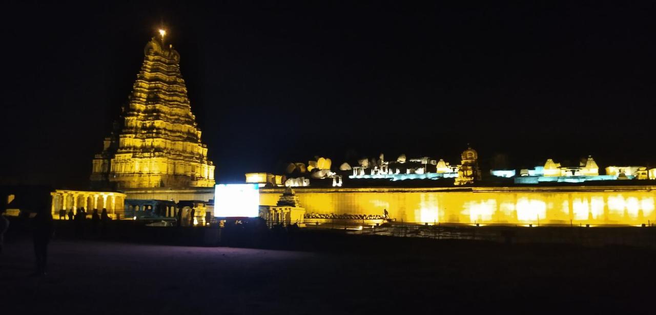 Funky Monkey Home Stay Hampi Buitenkant foto