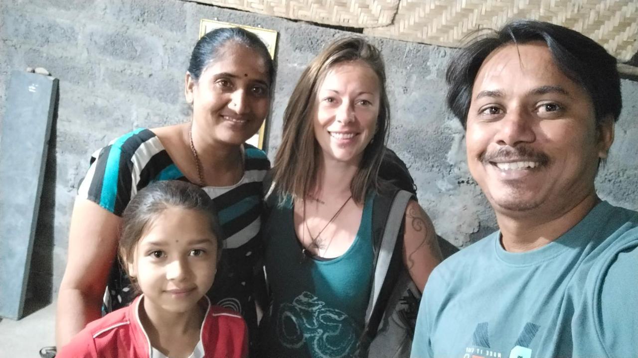 Funky Monkey Home Stay Hampi Buitenkant foto