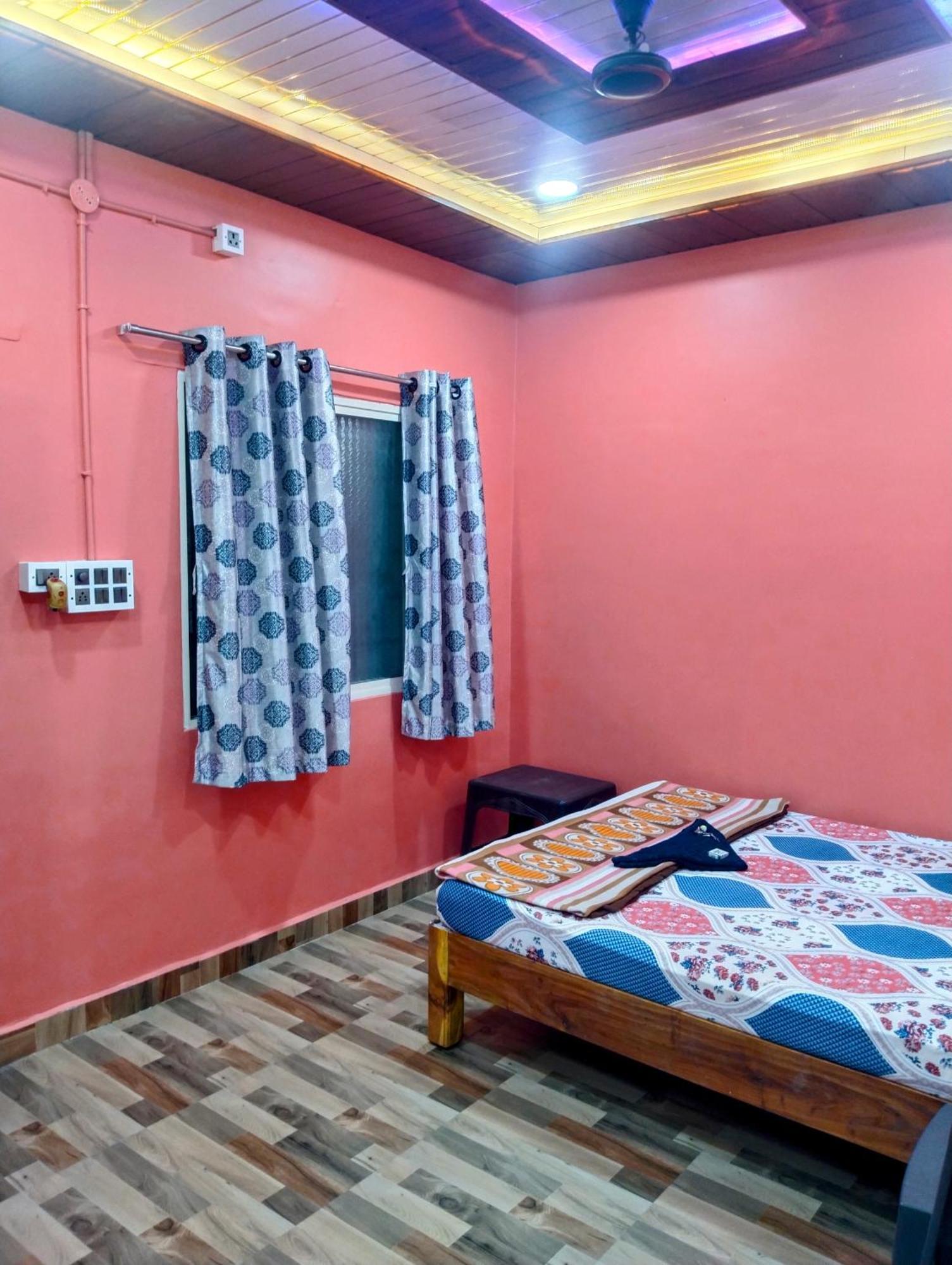 Funky Monkey Home Stay Hampi Buitenkant foto