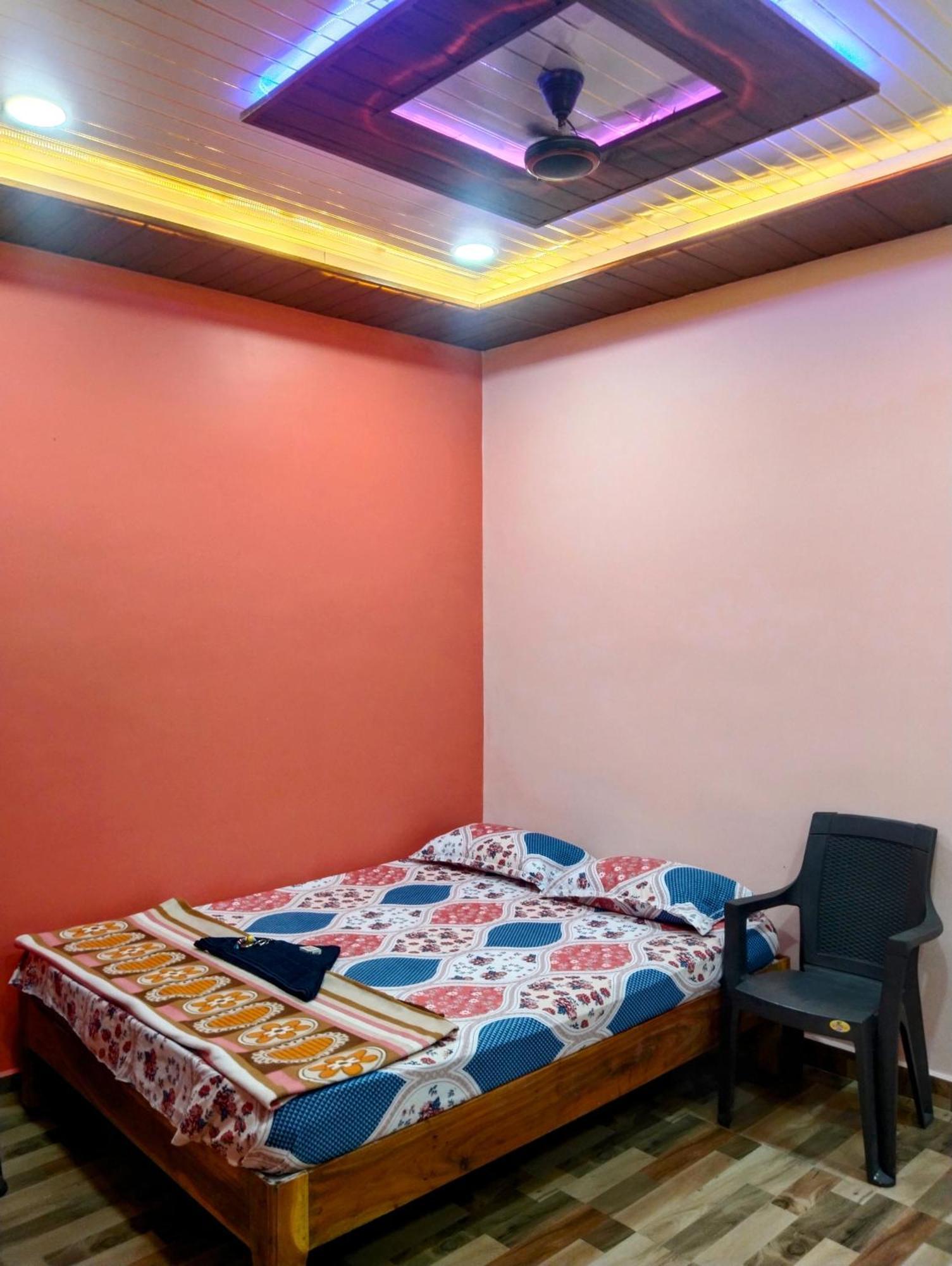 Funky Monkey Home Stay Hampi Buitenkant foto